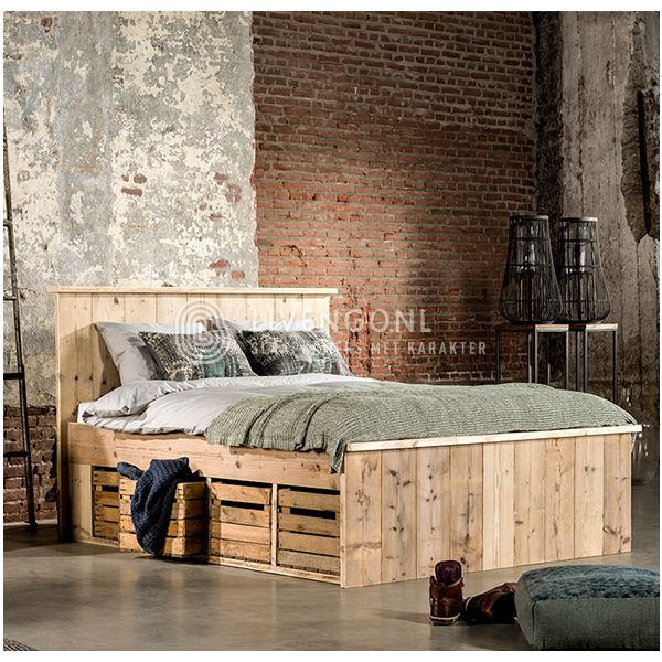 vlinder Altijd Heer Steigerhout bed met fruitkistjes