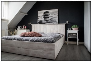 Twee persoons bed van steigerhout - Livengo