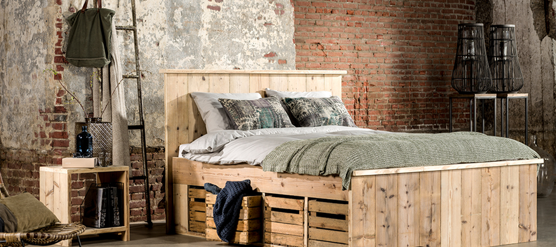 Industriele woonstijl bij livengo houten bed