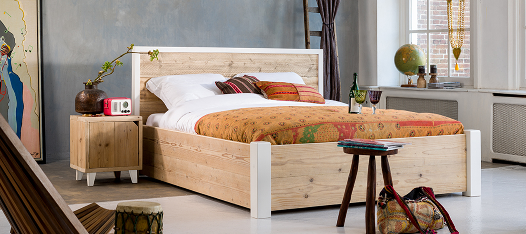Retro woonstijl bij livengo houten bed